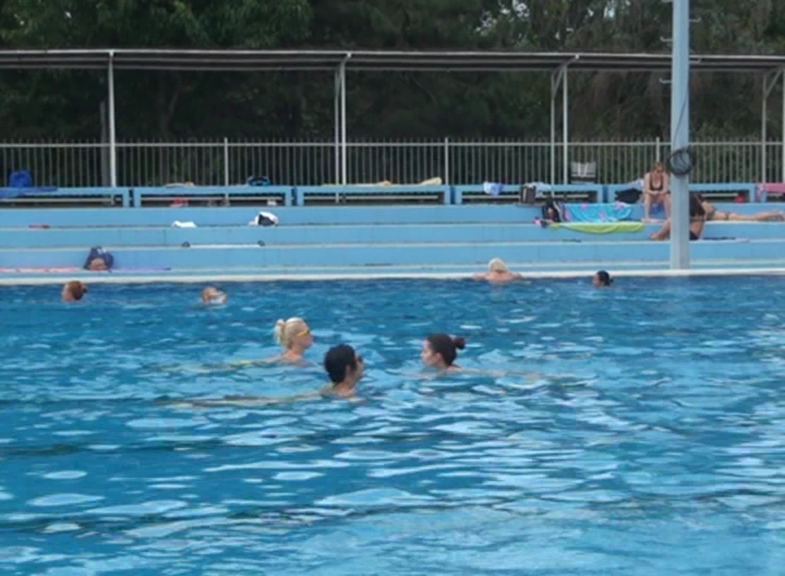 Spas od vrućina Kikinđani potražili na otvorenim bazenima