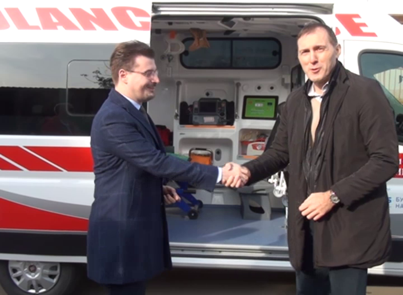 Novo ambulantno vozilo za Službu hitne pomoći u okviru programa NIS-a “Zajednici zajedno”