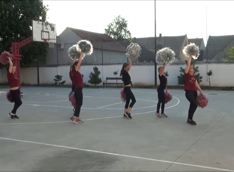 “Dance and Soul” plesna grupa pokrenula grupu mažoretkinja