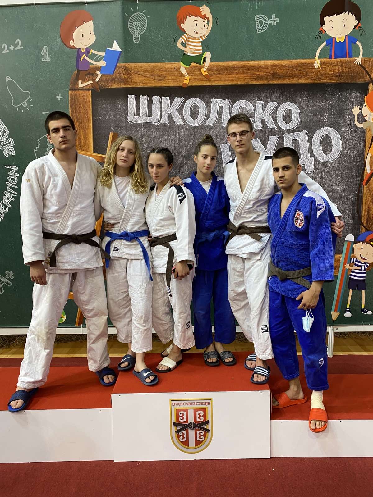 Kikindski džudisti doneli četiri medalje sa Školskog prvenstva Srbije