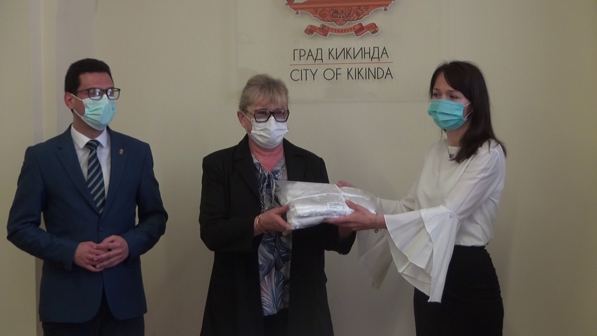 Svim zaposlenima u Domu zdravlja grad donirao uniforme