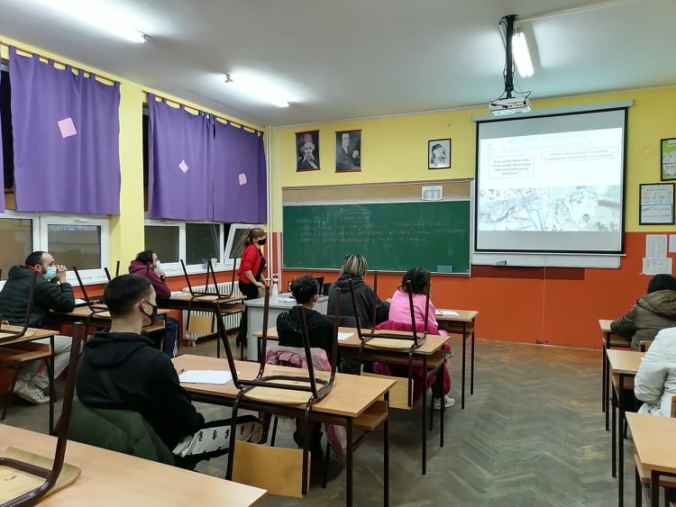 U OŠ “Vasa Stajić” već deset godina uspešno se realizuje program funkcionalnog osnovnog obrazovanja odraslih