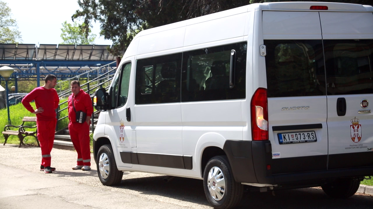 Vlada RS kikindskoj bolnici dodelila novo sanitetsko vozilo za prevoz pacijenata na dijalizu