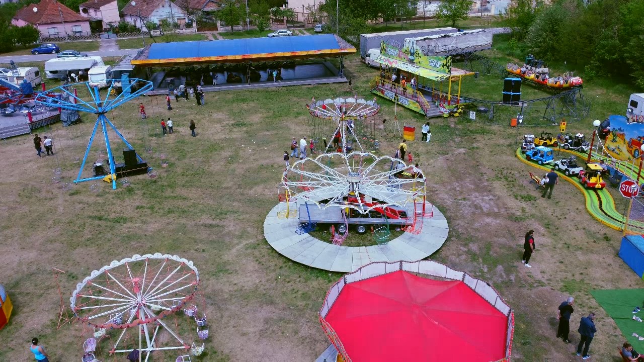 Luna park povodom 1.maja u Kikindi i dalje najbolje mesto zabave za najmlađe